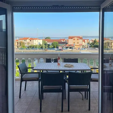 Sun Side Apartament *