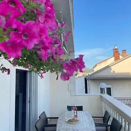 Sun Side Apartment